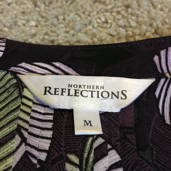 Northern Reflections Banana Leaf Button Down Tank Top - Picture 8 of 13